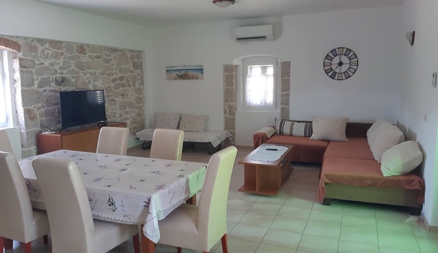 Two bedroom apartment with terrace Lukoran, Ugljan (A-11203-a)