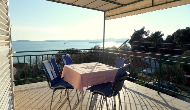 Two bedroom apartment with terrace and sea view Mokalo, Pelješac (A-18395-a)