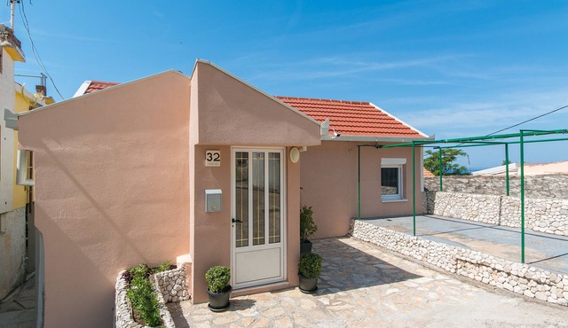 Two bedroom apartment with terrace Brist, Makarska (A-11039-c)
