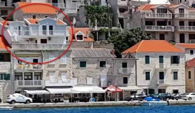 Two bedroom apartment with balcony and sea view Povlja (Brač) (A-21810-a)