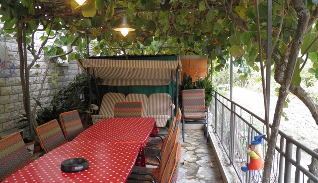 Two bedroom apartment with terrace Mirca, Brač (A-2838-b)