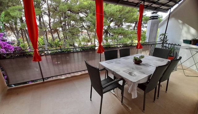 Two bedroom apartment with terrace Mirca, Brač (A-2886-b)
