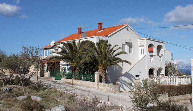 Two bedroom apartment with terrace and sea view Supetar, Brač (A-7535-a)