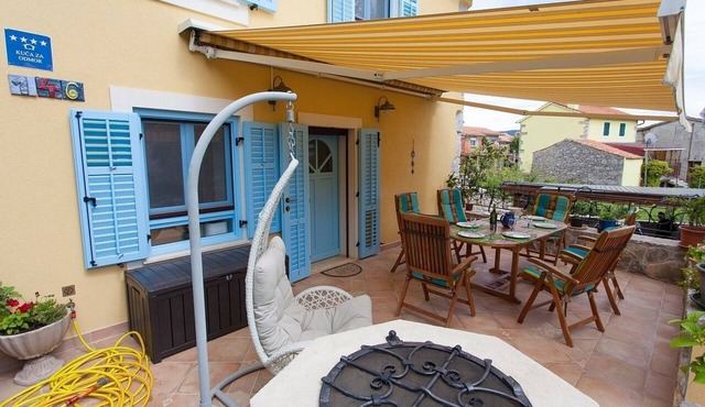 Two bedroom apartment with terrace Kornić (Krk) (A-11506-a)