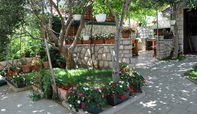 Two bedroom apartment with balcony and sea view Lopar, Rab (A-23747-b)