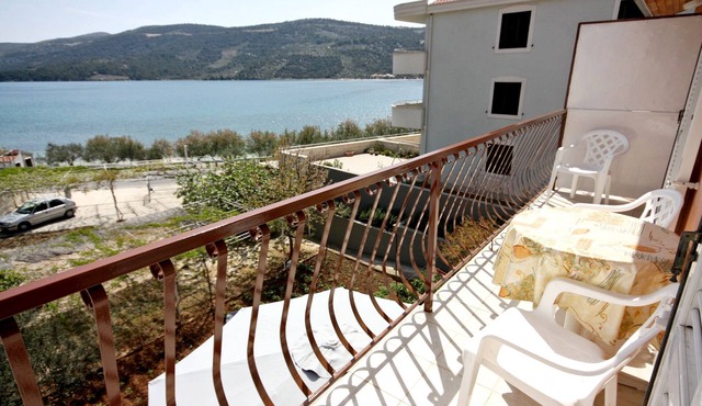 Two bedroom apartment with balcony and sea view Marina (Trogir) (A-6116-d)