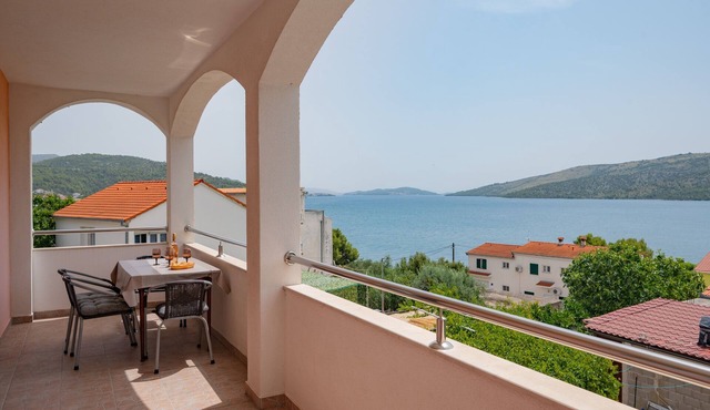 Two bedroom apartment with terrace and sea view Poljica, Trogir (A-11103-a)