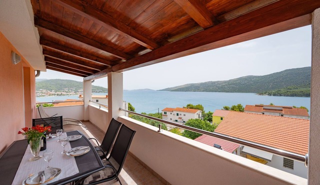 Two bedroom apartment with terrace and sea view Poljica, Trogir (A-11103-b)