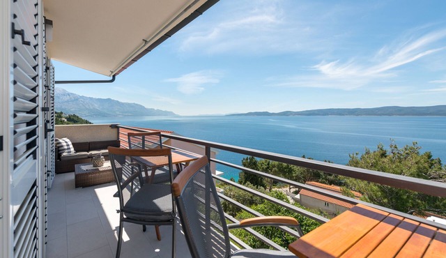 Two bedroom apartment with wonderful sea view