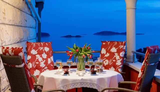 Two bedroom apartment with terrace and sea view Mlini (Dubrovnik) (A-8566-b)