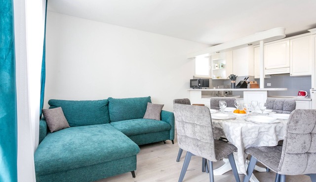 Two bedroom apartment with terrace Split (A-22452-a)