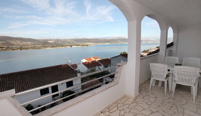Two bedroom apartment with balcony and sea view Mastrinka (Čiovo) (A-4648-d)