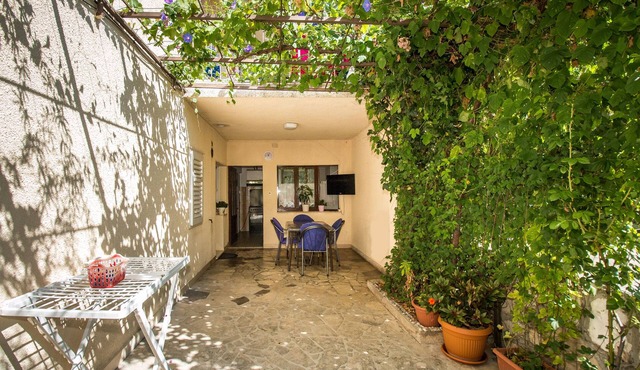 Two bedroom apartment with terrace Trpanj (Pelješac) (A-11545-b)