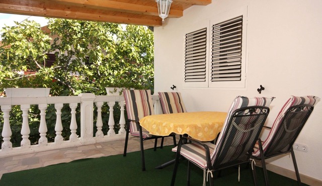 Two bedroom apartment with terrace Vodice (A-2995-c)