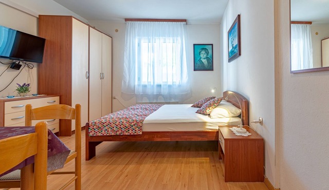 Two bedroom apartment with terrace Jelsa, Hvar (A-134-c)