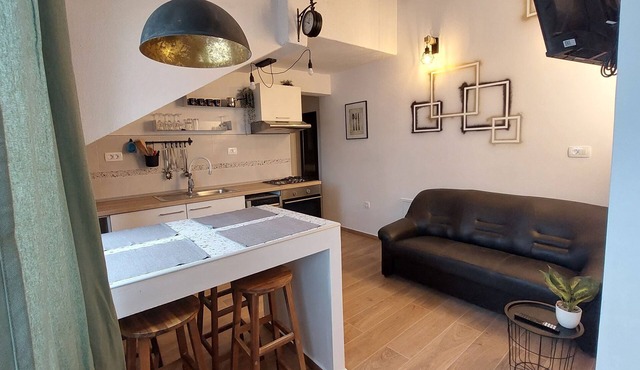 Two bedroom apartment with terrace and sea view Jelsa, Hvar (A-5703-a)