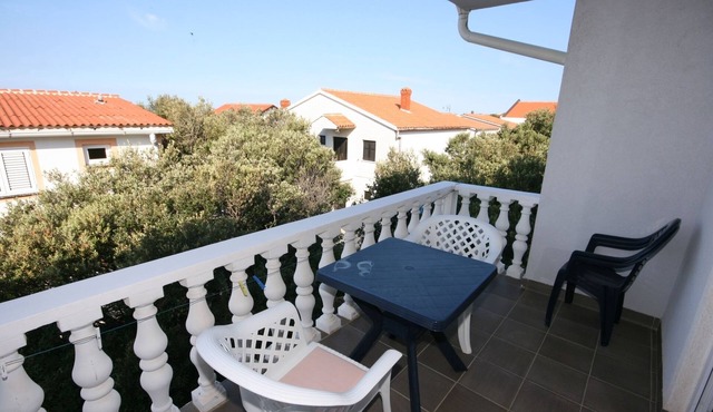Two bedroom apartment with terrace Mandre (Pag) (A-6405-a)