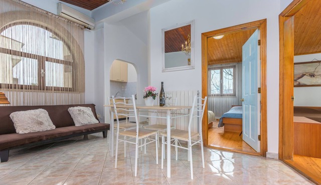 Two bedroom apartment with terrace Poreč (A-13927-a)