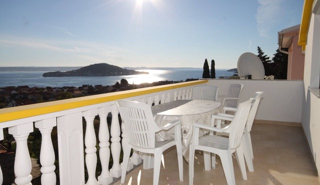Two bedroom apartment with terrace and sea view Preko, Ugljan (A-8417-a)