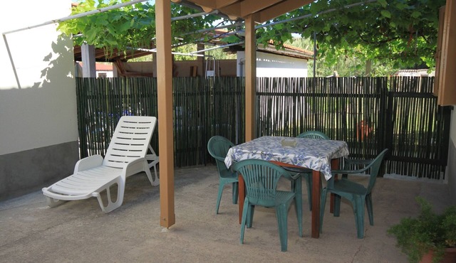 Two bedroom apartment with terrace Susak, Lošinj (A-8050-a)