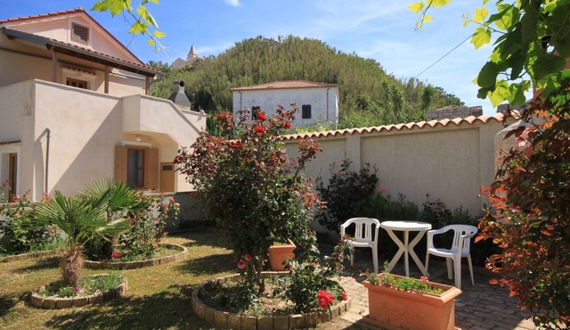 Two bedroom apartment with terrace Susak, Lošinj (A-8050-d)