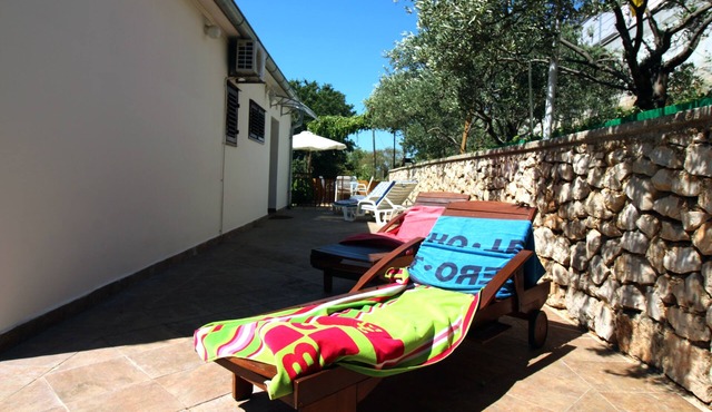 Two bedroom apartment with terrace and sea view Tisno (Murter) (A-5136-a)