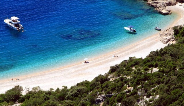 Two bedroom apartment with terrace Valun, Cres (A-8086-e)