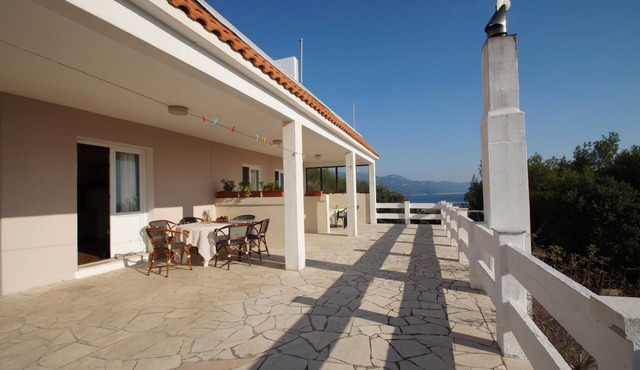Two bedroom apartment with terrace and sea view Zavalatica, Korčula (A-247-b)