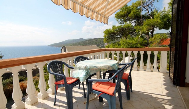 Two bedroom apartment with terrace and sea view Zavalatica, Korčula (A-4453-b)