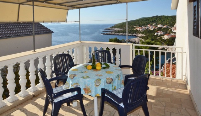 Two bedroom apartment with terrace and sea view Zavalatica (Korčula) (A-14204-b)