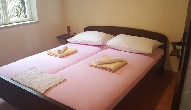 Two bedroom apartment with terrace and sea view Valun, Cres (A-386-a)