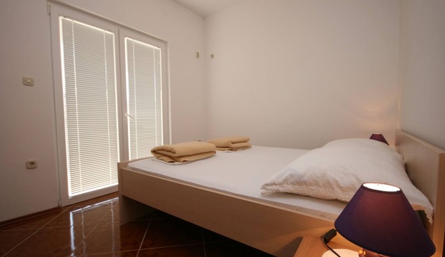 Two bedroom apartment with terrace Pag (A-6311-g)