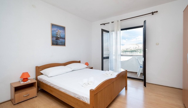 Two bedroom apartment with terrace and sea view Pag (A-15765-b)