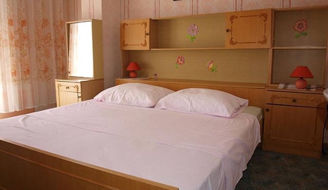 Two bedroom apartment with balcony and sea view Lopar, Rab (A-16389-a)