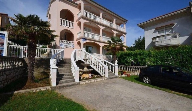 Two bedroom apartment with balcony Lopar, Rab (A-23825-b)