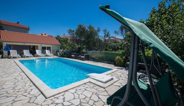 Two bedroom apartment with terrace Supetarska Draga - Donja, Rab (A-2019-c)
