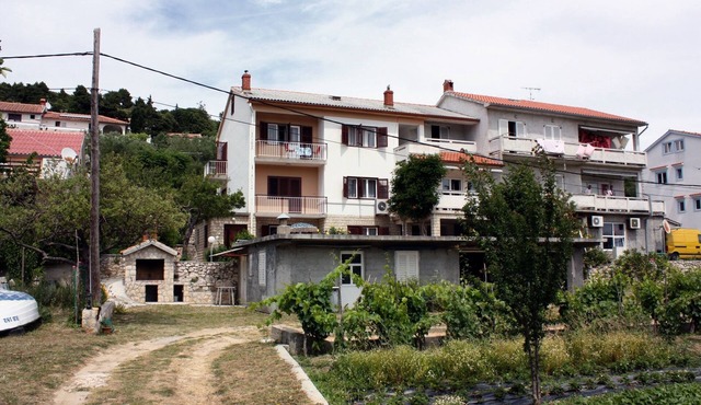 Two bedroom apartment with terrace and sea view Kampor, Rab (A-4984-a)