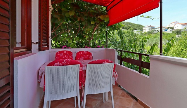 Two bedroom apartment with terrace and sea view Supetarska Draga - Donja, Rab (A-5030-b)