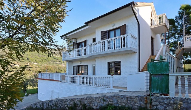 Two bedroom apartment with balcony Banjol, Rab (A-16082-a)