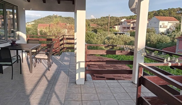 Two bedroom apartment with terrace Kraj, Pašman (A-8372-b)