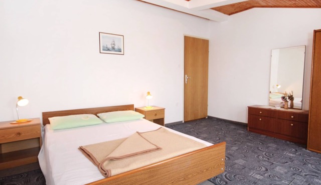 Two bedroom apartment with terrace and sea view Vrsi - Mulo, Zadar (A-5796-a)