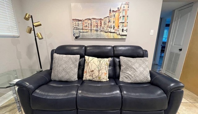 Two bedroom apt with desk, washer dryer & pool