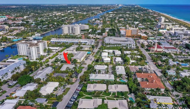 Two Bedroom Boutique Condo 2 Blocks from the Beach and Atlantic Avenue