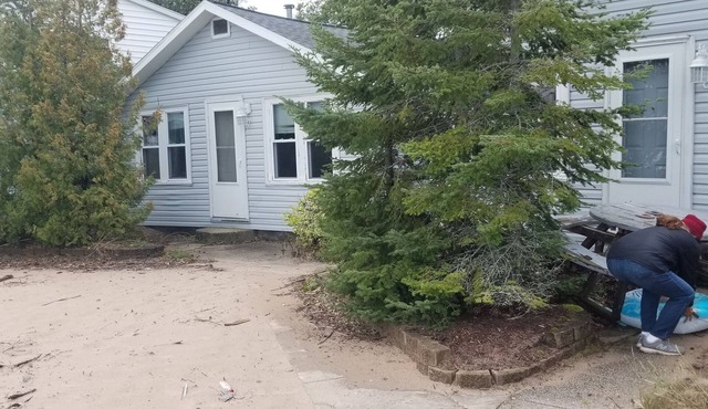 Two bedroom cabin right on the beach!