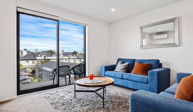 Two Bedroom City Base with Free Carpark