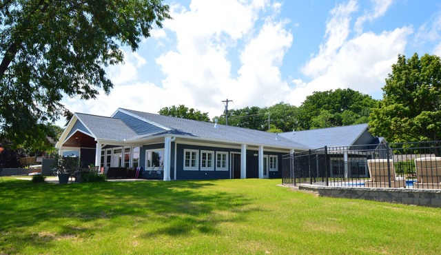 Two Bedroom Condo at our Lakefront Paradise. Pool, Hot Tub, Kayaks and more. Sleeps 4 Adults