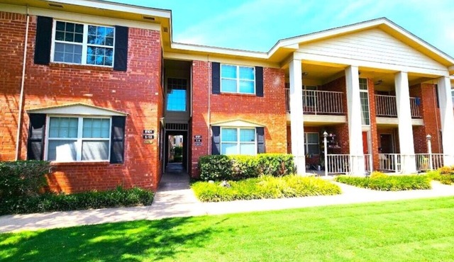 Two Bedroom Condo - Near Integris Hospital - Queen Bed & King Bednn