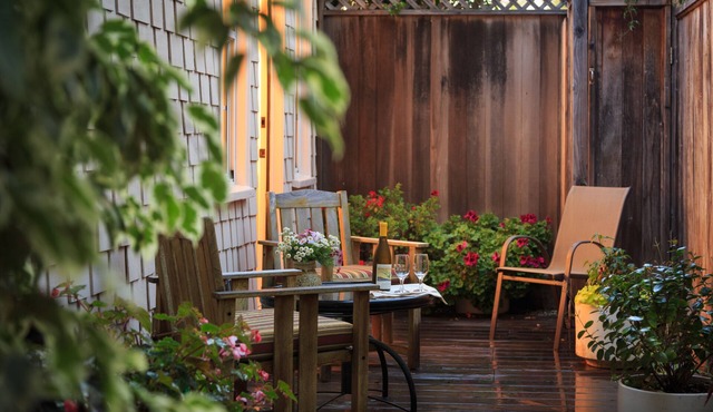 Two Bedroom Craftsman Cottage, near downtown Santa Barbara