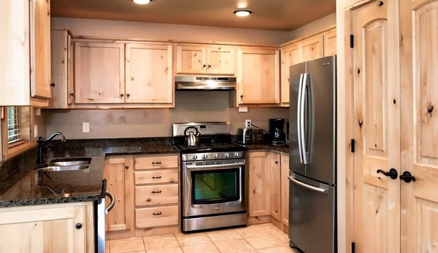 Two Bedroom Double King suite#10- Free Breakfast