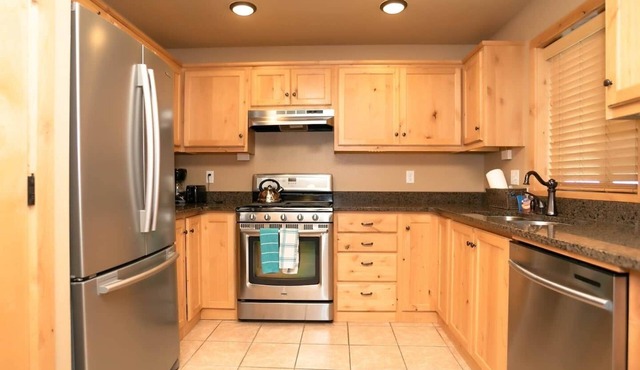 Two Bedroom Double King suite#5-FREE breakfast